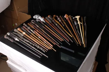 Wholesale With Iron HP magic Sirus Black Luna Dumbledore Hermione Severus Snape wand Non-luminous wand
Wholesale With Iron HP magic Sirus Black Luna Dumbledore Hermione Severus Snape wand Non-luminous wand
