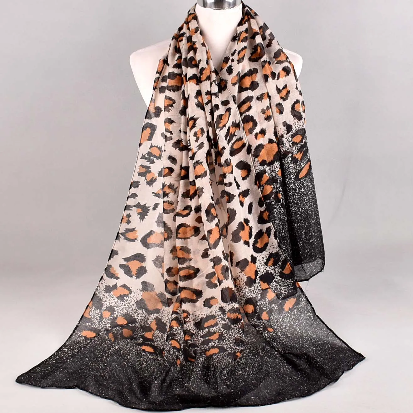 Silk Scarves Elegant Silk Women Scarf Fashion Black Stitching Gold Silk Scarves Long Section Soft Shawl Muffler Organza Scarf
Silk Scarves Elegant Silk Women Scarf Fashion Black Stitching Gold Silk Scarves Long Section Soft Shawl Muffler Organza Scarf