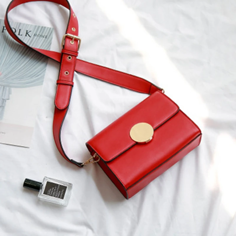 Bag female 2018 new fashion trend round buckle ladies small square bag slung shoulder pumpkin bag.
Bag female 2018 new fashion trend round buckle ladies small square bag slung shoulder pumpkin bag.