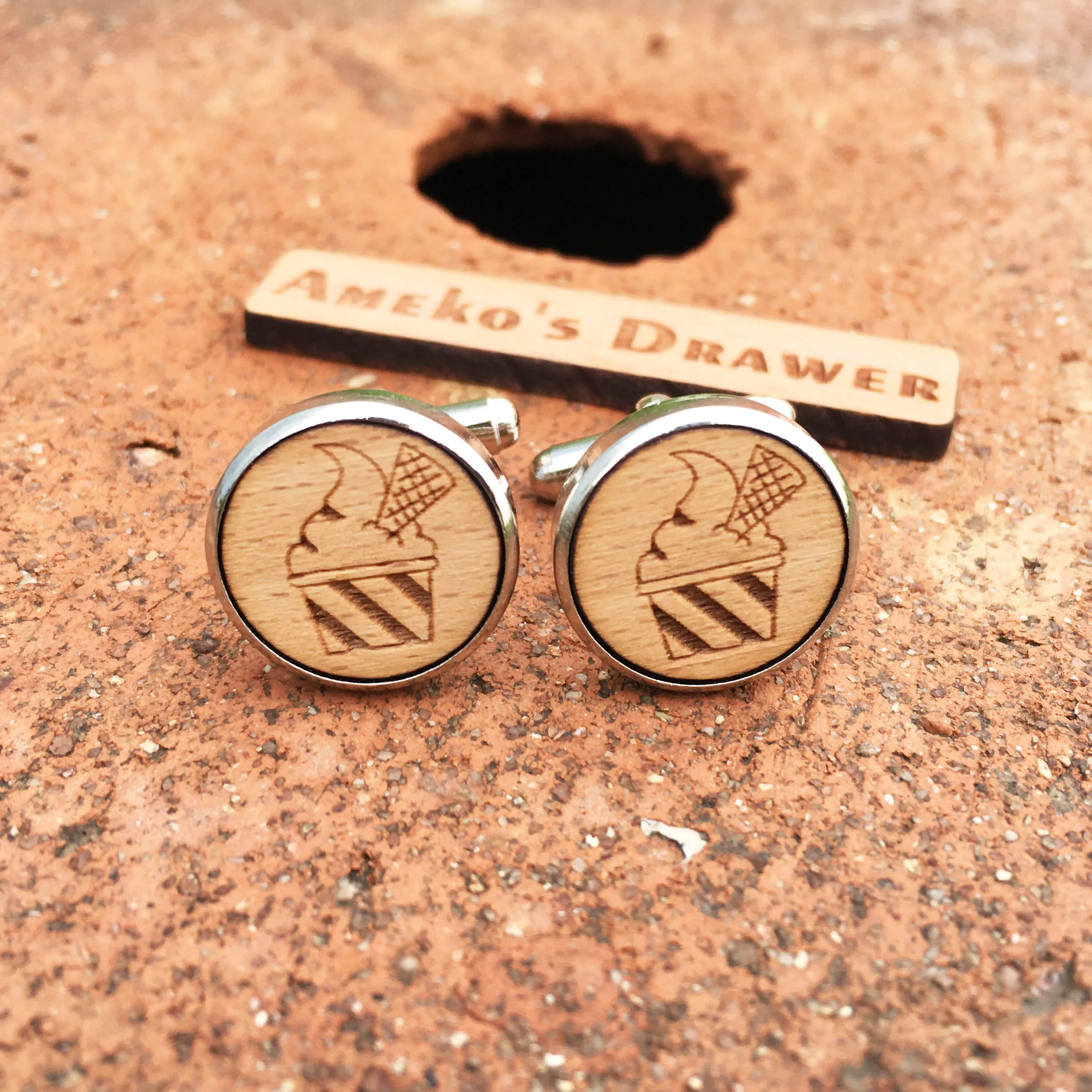 Ice Cream Wood Cufflinks Dessert Wooden Cufflink Gelato Cones Wooden Jewelry X 1 Pair
Ice Cream Wood Cufflinks Dessert Wooden Cufflink Gelato Cones Wooden Jewelry X 1 Pair