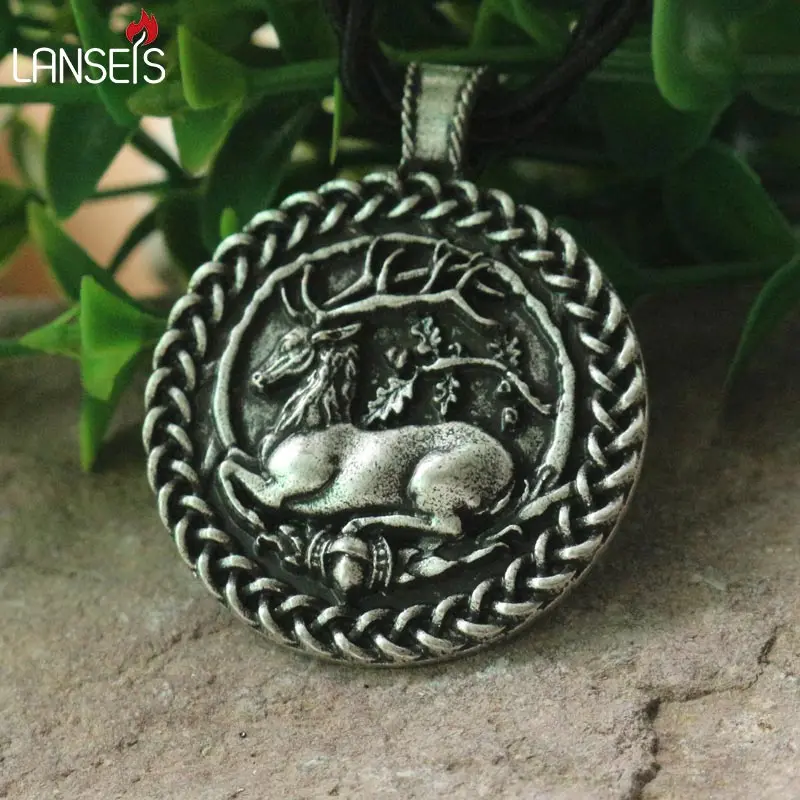 lanseis 1pcs Oak and the Antler Ornament of a deer lying in a circle of oak jewelry animal deer pendant viking women necklace
lanseis 1pcs Oak and the Antler Ornament of a deer lying in a circle of oak jewelry animal deer pendant viking women necklace