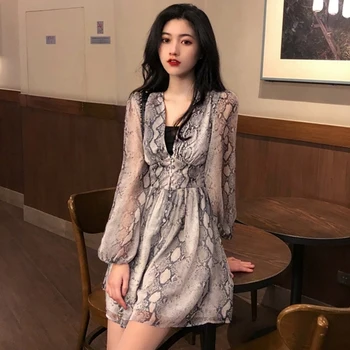 Snake Print Rompers Womens Jumpsuit Chiffon Overalls Female Summer One Piece Pants Women Clothes 2019 Combinaison Femme
Snake Print Rompers Womens Jumpsuit Chiffon Overalls Female Summer One Piece Pants Women Clothes 2019 Combinaison Femme