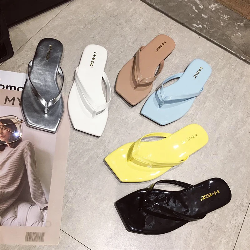 beach flip flops Beach Bling Microfiber Flat slipper Slides Low women Casual Fashion Square heel slides woman Leisure modis
beach flip flops Beach Bling Microfiber Flat slipper Slides Low women Casual Fashion Square heel slides woman Leisure modis