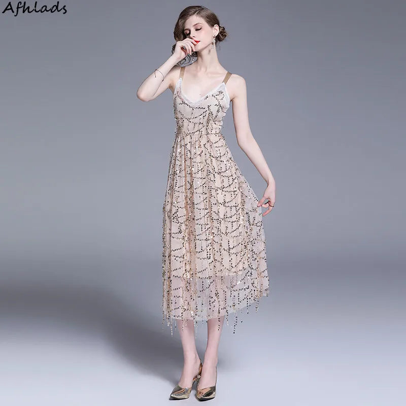 Summer Backless Spaghetti Strap Dress Waist Sequins Sleeveless V-Neck Hollow Out Vintage Elegant Party Midi Vestidos dress
Summer Backless Spaghetti Strap Dress Waist Sequins Sleeveless V-Neck Hollow Out Vintage Elegant Party Midi Vestidos dress