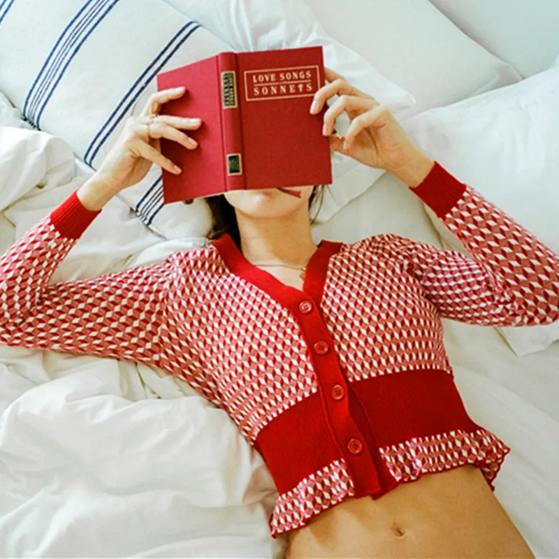 V-neck Geometric Knitted Cardigan Autumn 2018 Vintage Single Breasted Knitwear Women Ruched Collect Waist Sweater cws0085-5
V-neck Geometric Knitted Cardigan Autumn 2018 Vintage Single Breasted Knitwear Women Ruched Collect Waist Sweater cws0085-5