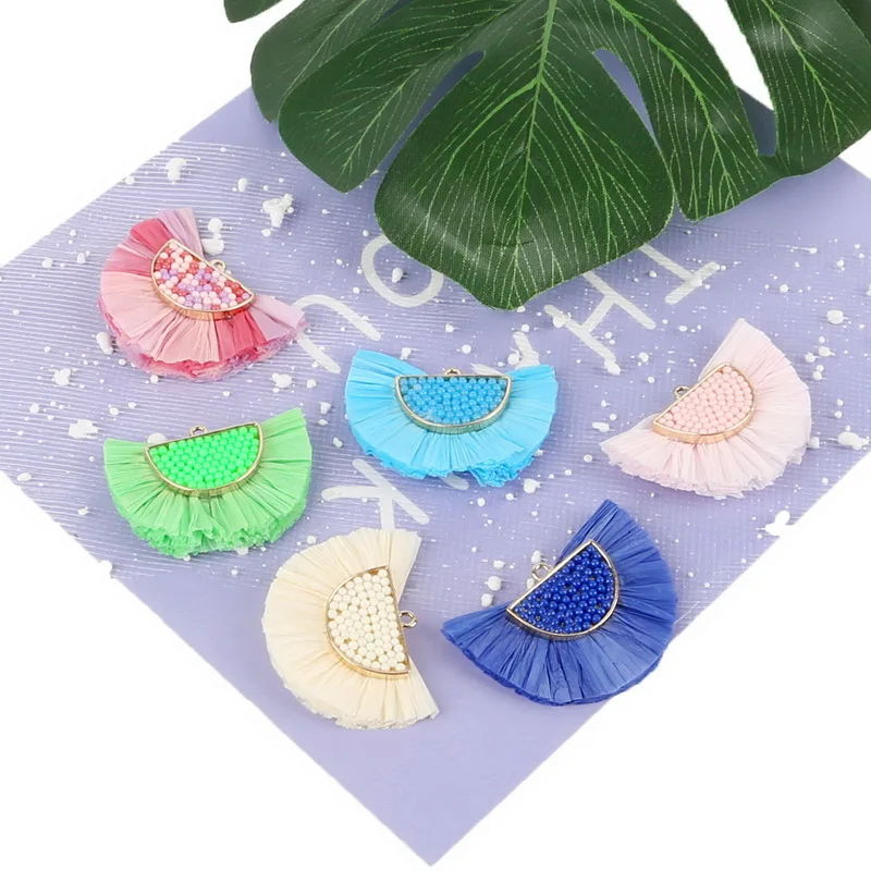 1pcs Fashion Copper Colorful Lafite Grass Tassels Charm Small Beads Raffia Fan Pendant for DIY Earring Jewelry Findings Making 
1pcs Fashion Copper Colorful Lafite Grass Tassels Charm Small Beads Raffia Fan Pendant for DIY Earring Jewelry Findings Making