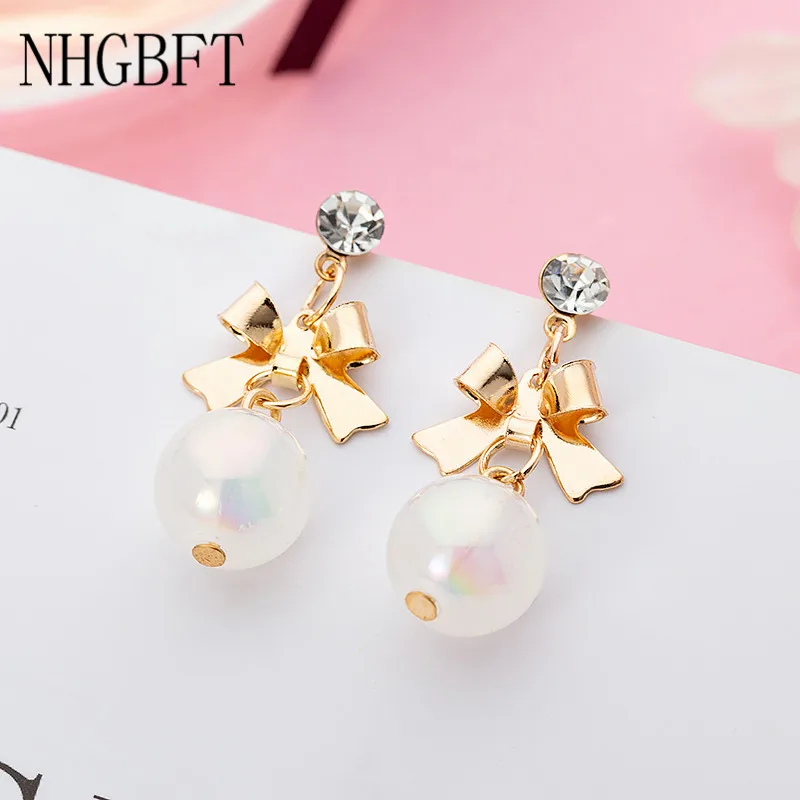 NHGBFT Cute Gold Color Bow Stud Earrings For Women Red White Round ball earring Wedding party Jewelry Dropshipping
NHGBFT Cute Gold Color Bow Stud Earrings For Women Red White Round ball earring Wedding party Jewelry Dropshipping
