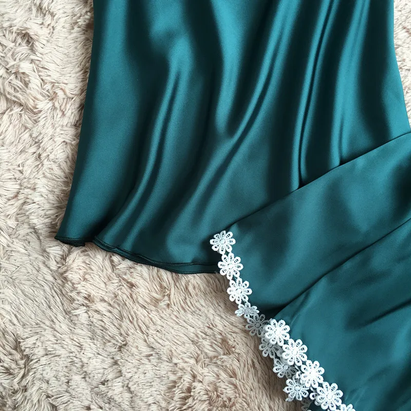 4207265936_1929359744