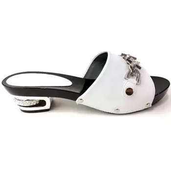 Hot sale white women chunky heel shoes with big crystal and metal decoration african pumps for dress V229,heel 5.5CM
Hot sale white women chunky heel shoes with big crystal and metal decoration african pumps for dress V229,heel 5.5CM