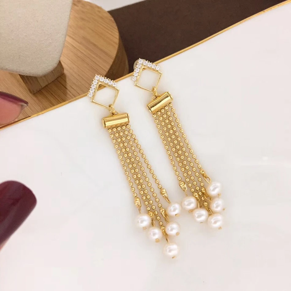 Yuaner natural fresh water white pearl earring is suitable for the female court romantic , luxurio handmade jewelry YEC
Yuaner natural fresh water white pearl earring is suitable for the female court romantic , luxurio handmade jewelry YEC