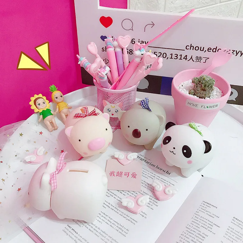 Plastic Cute Piggy Bank Money Box Creative Cartoon Cute Doll Room Ornaments Photo Props Gift Home Decoration Accessories
Plastic Cute Piggy Bank Money Box Creative Cartoon Cute Doll Room Ornaments Photo Props Gift Home Decoration Accessories