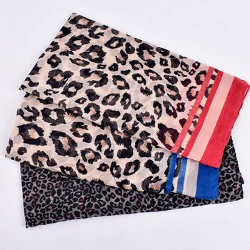 Fashion Women Domineering Wild Leopard Grain Pattern Sjaals Cotton and Polyester Long Style Cape Style Shawl Scarf
Fashion Women Domineering Wild Leopard Grain Pattern Sjaals Cotton and Polyester Long Style Cape Style Shawl Scarf