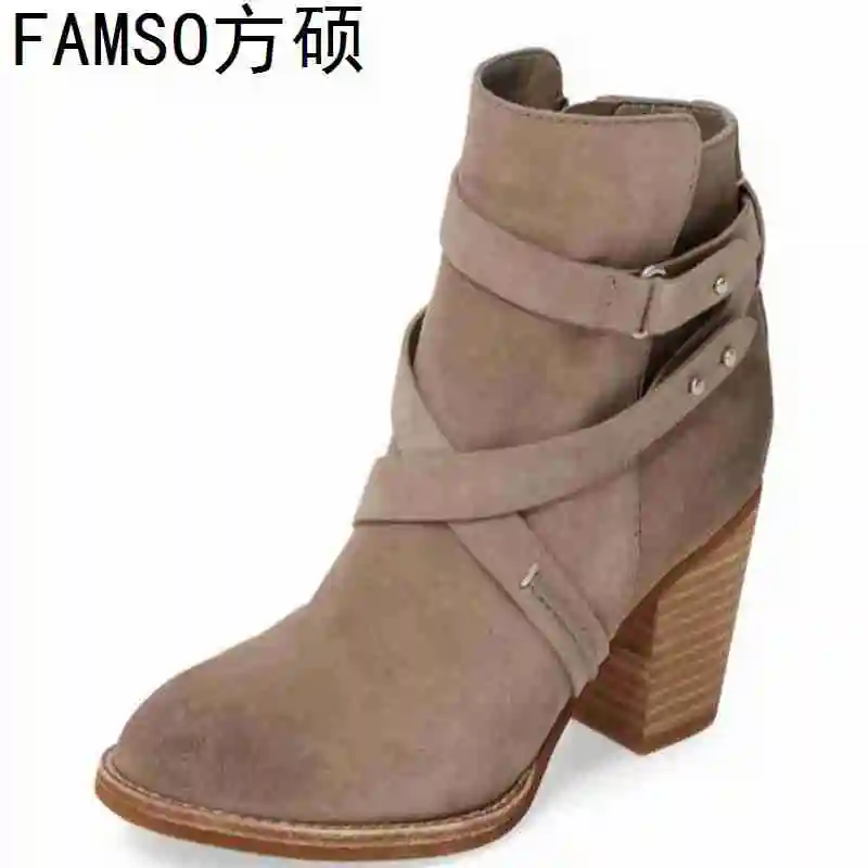 FAMSO 2019 Shoes Heels Women Boots Large Size 34-43 buckle Thick Heels Chelsea Boots Autumn Winter Sexy Lady Riding Boots
FAMSO 2019 Shoes Heels Women Boots Large Size 34-43 buckle Thick Heels Chelsea Boots Autumn Winter Sexy Lady Riding Boots