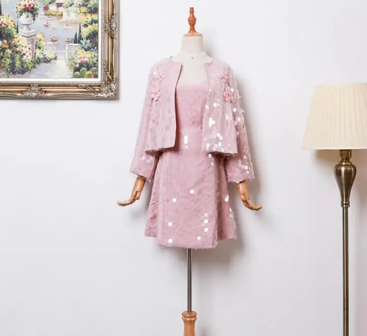2018 Autumn New Fashion Women Pink Sweat Sequined Short Cardigan + High Waist Slim A-line Mini Strap Dress 2 Piece Sets
2018 Autumn New Fashion Women Pink Sweat Sequined Short Cardigan + High Waist Slim A-line Mini Strap Dress 2 Piece Sets