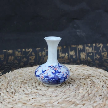 Chinese ceramic vase antique blue and white porcelain vase with long neck decoration
Chinese ceramic vase antique blue and white porcelain vase with long neck decoration