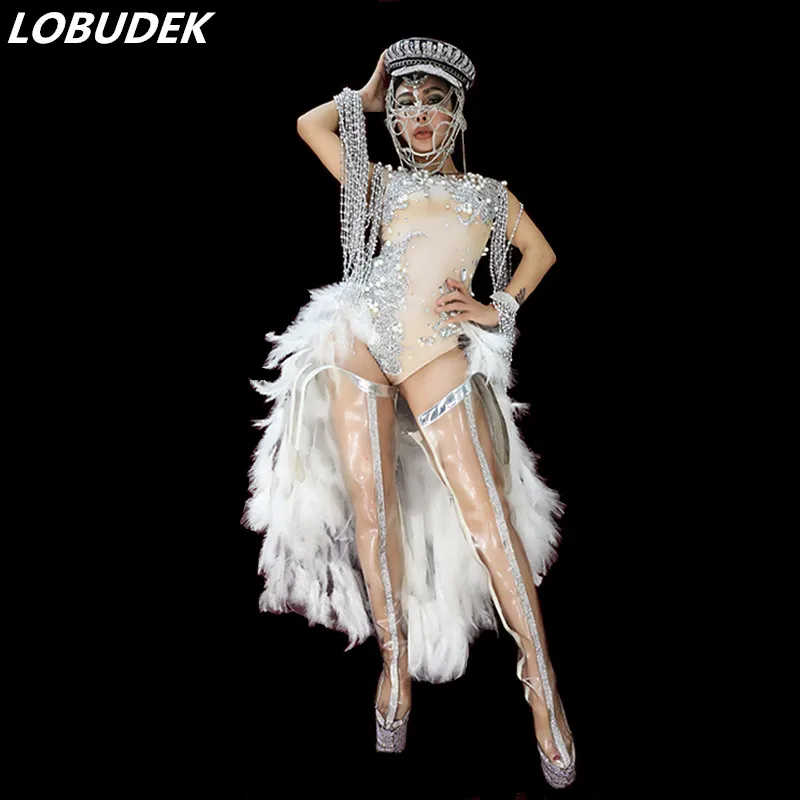 Silver Beading Rhinestones Bodysuit White Feathers Trailing 2 Pieces Sets Sexy Nightclub Female DJ Singer Costume DS Stage Wear
Silver Beading Rhinestones Bodysuit White Feathers Trailing 2 Pieces Sets Sexy Nightclub Female DJ Singer Costume DS Stage Wear