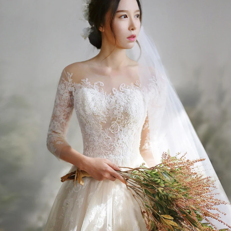 2019 Wedding Dress Lace Three Quarter Sleeves Sweep/ Brush Train Crost Back Ball Gown Princess Vintage Bride Dress
2019 Wedding Dress Lace Three Quarter Sleeves Sweep/ Brush Train Crost Back Ball Gown Princess Vintage Bride Dress
