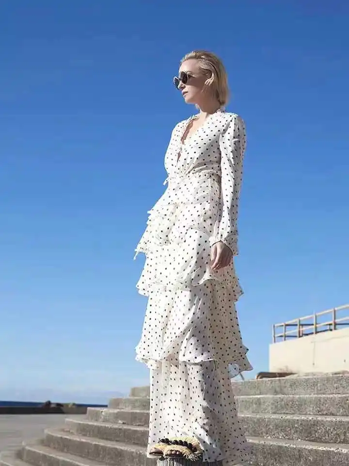 New Autumn Runway Designer Women Wave Point Ruffles Layered Dress Female V-Neck Long Sleeve Elegant Party Long Dresses Vestidos
New Autumn Runway Designer Women Wave Point Ruffles Layered Dress Female V-Neck Long Sleeve Elegant Party Long Dresses Vestidos