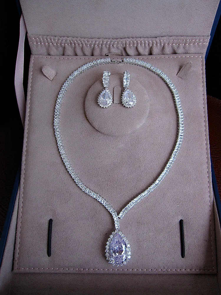 YoGe Statement Jewelry,Fashion AAA cubic zirconia waterdrop necklace and drop earrings set, wedding dinner set S1036
YoGe Statement Jewelry,Fashion AAA cubic zirconia waterdrop necklace and drop earrings set, wedding dinner set S1036