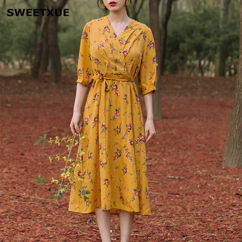 SWEETXUE Women Floral Print Beach Dress Bow belt Cross V-neck Sleeve Printed chiffon Boho Style midi Party Dresses Vestidos
SWEETXUE Women Floral Print Beach Dress Bow belt Cross V-neck Sleeve Printed chiffon Boho Style midi Party Dresses Vestidos