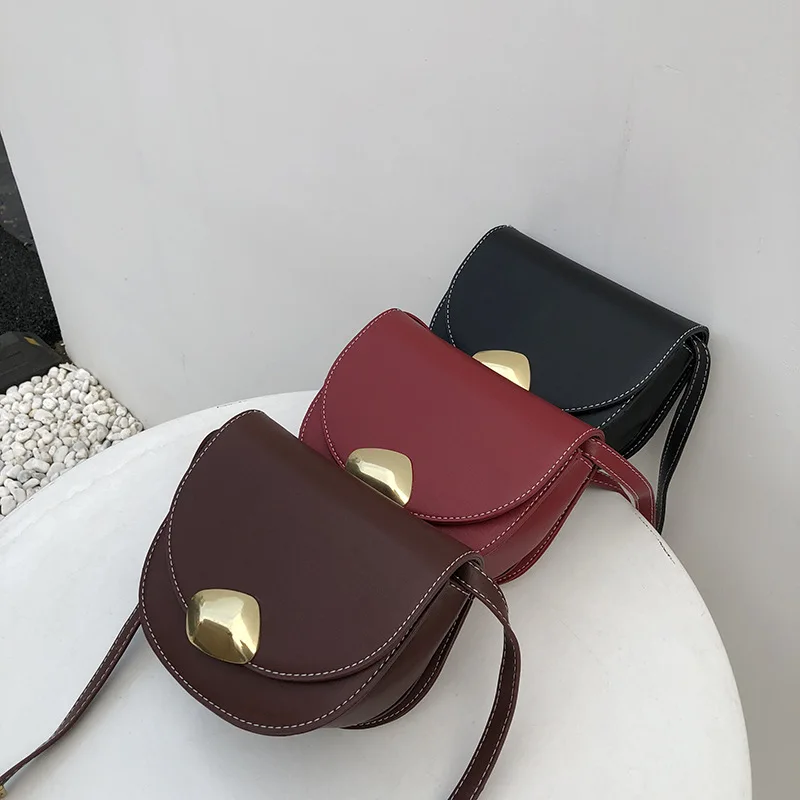 Buckle saddle bag Women bag small bag 2019 new fashion Semicircular female PU Leather shoulder Messenger bag Drop ship Gift Sac
Buckle saddle bag Women bag small bag 2019 new fashion Semicircular female PU Leather shoulder Messenger bag Drop ship Gift Sac