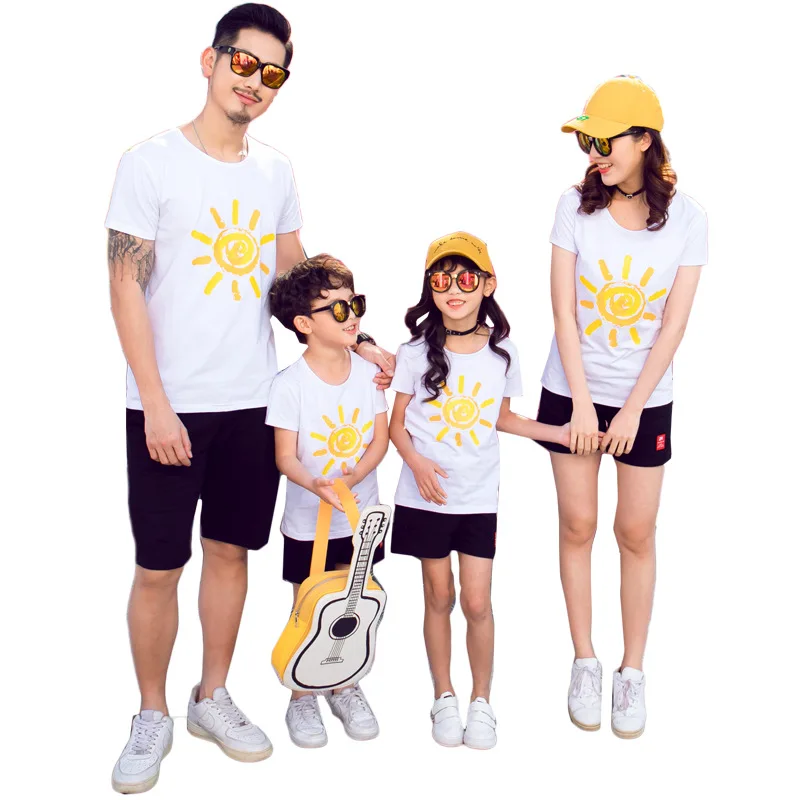 Korean Parent-Child Summer Clothing 2019 Family Clothing T-shirt Short Sleeve Sun T-shirt Mother-daughter-child Suit grinch
Korean Parent-Child Summer Clothing 2019 Family Clothing T-shirt Short Sleeve Sun T-shirt Mother-daughter-child Suit grinch