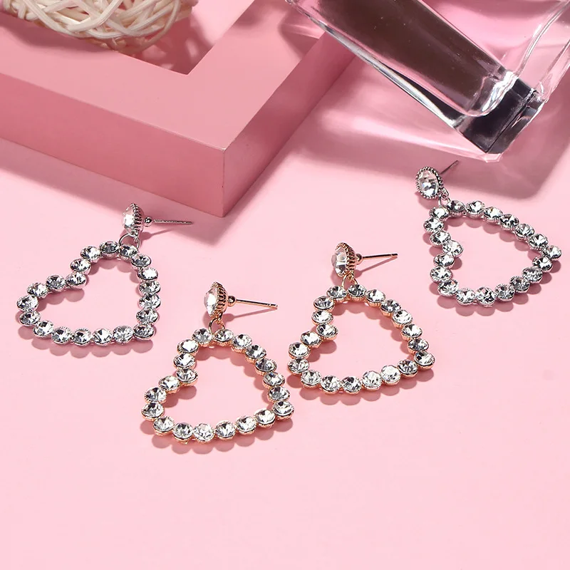 Korea Hollow Love Heart Rhinestone Zircon Long Dangle Earrings Big Drop Earrings for Women Jewelry Fashion
Korea Hollow Love Heart Rhinestone Zircon Long Dangle Earrings Big Drop Earrings for Women Jewelry Fashion