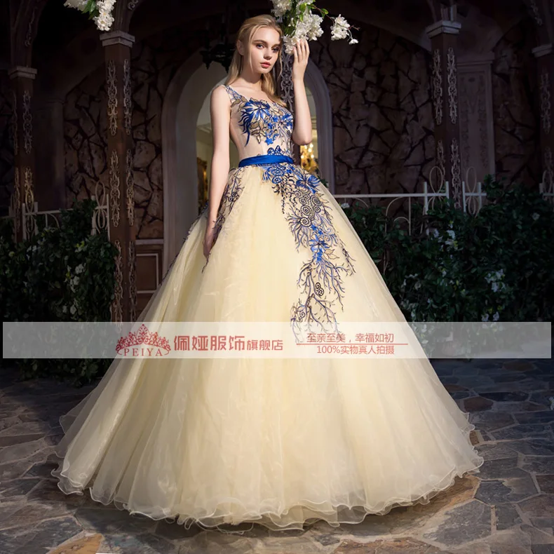 100%real luxury flower vine embroidery vintage ball gown royal Medieval Renaissance Victorian dress Belle ball
100%real luxury flower vine embroidery vintage ball gown royal Medieval Renaissance Victorian dress Belle ball