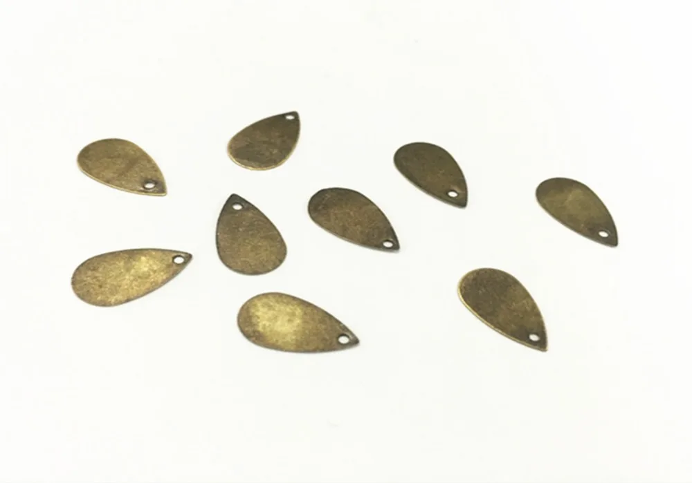 200pcs/lot antique bronze water drop shape accessories pendant charm necklace pendant 8mmx14mm
200pcs/lot antique bronze water drop shape accessories pendant charm necklace pendant 8mmx14mm