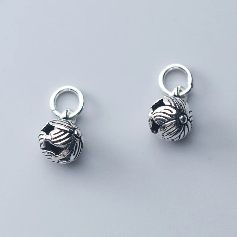 Vintage 925 Sterling Silver Round Flower Ball Charms 8mm Handcraft Hanging Silver Pendants Findings DIY Women Jewelry Making
Vintage 925 Sterling Silver Round Flower Ball Charms 8mm Handcraft Hanging Silver Pendants Findings DIY Women Jewelry Making