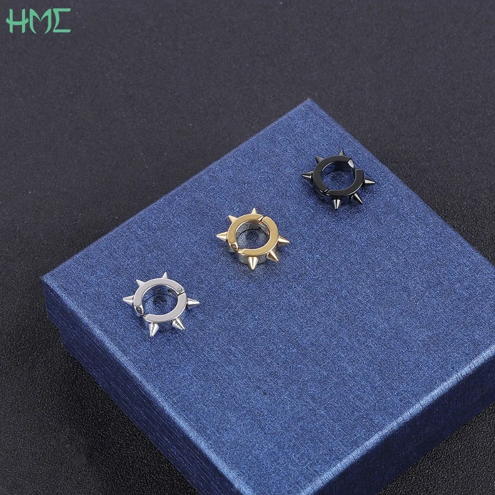 1pc Punk Titanium Steel Rivet Silver Gold Black Spike Hoop Circle NO Piercing Clip Earrings For Male Women Men Painless Brincos
1pc Punk Titanium Steel Rivet Silver Gold Black Spike Hoop Circle NO Piercing Clip Earrings For Male Women Men Painless Brincos