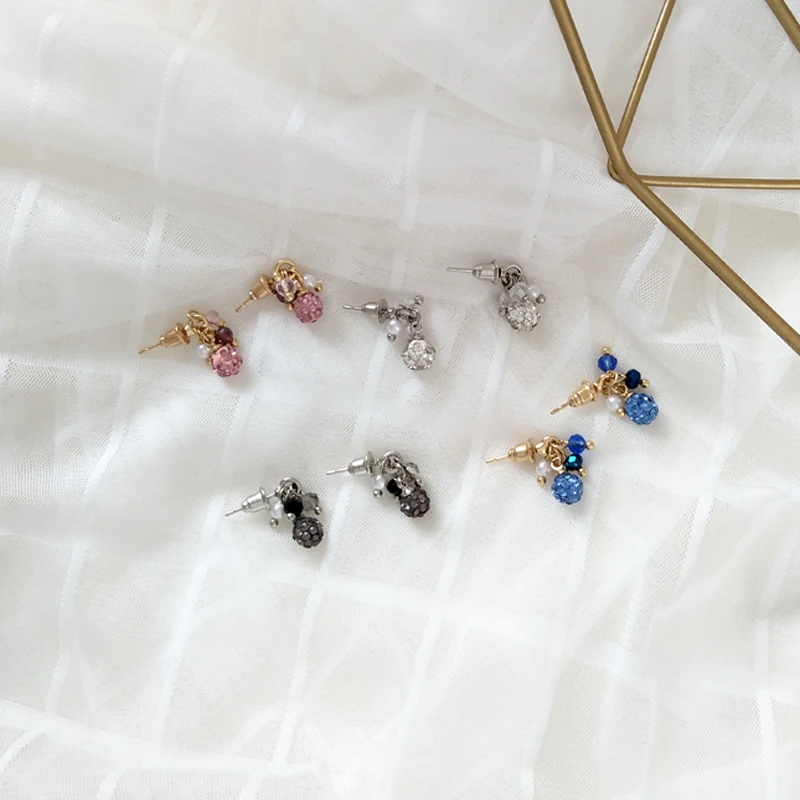 Fashion contracted transport bead woman stud earrings mini beads joker temperament stud earrings fashion woman earrings
Fashion contracted transport bead woman stud earrings mini beads joker temperament stud earrings fashion woman earrings