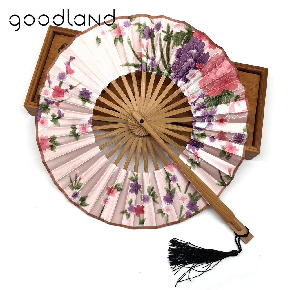 Free Shipping 10pcs Japanese Style Charming Floral Print Spun Silk Bamboo Hand Fan in Gift bag and Tassel Wedding Party Supplies
Free Shipping 10pcs Japanese Style Charming Floral Print Spun Silk Bamboo Hand Fan in Gift bag and Tassel Wedding Party Supplies