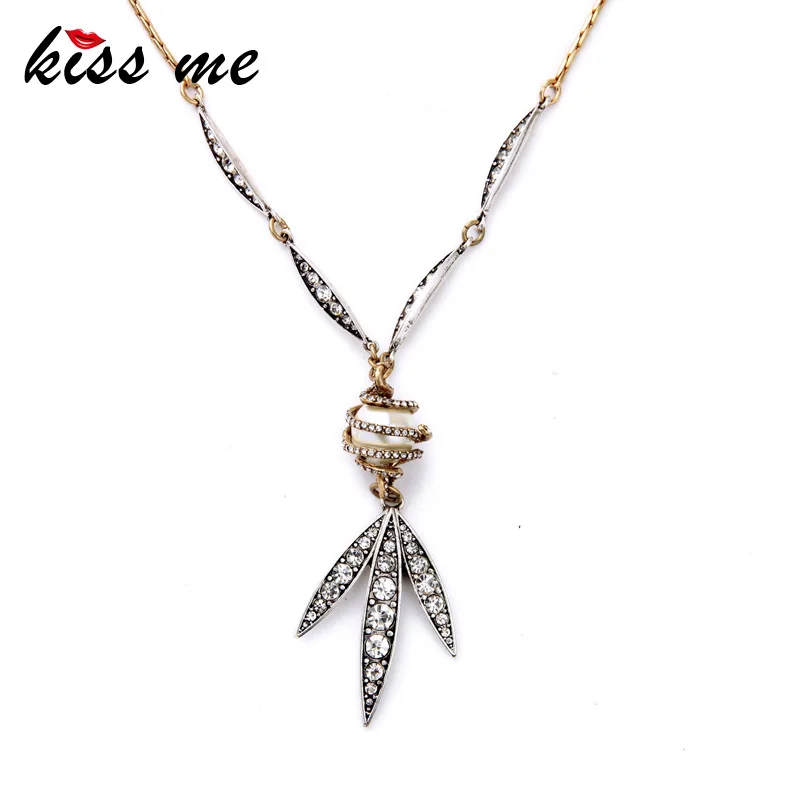 Concise Style Fashion Designer Set Crystal Simulated Pearls Pendant Necklace Factory Wholesale
Concise Style Fashion Designer Set Crystal Simulated Pearls Pendant Necklace Factory Wholesale