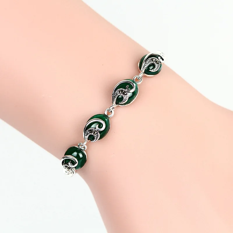 Jia shun original 925 sterling silver bracelet with female Natural green chalcedony Thai silver crystal lap hand string
Jia shun original 925 sterling silver bracelet with female Natural green chalcedony Thai silver crystal lap hand string