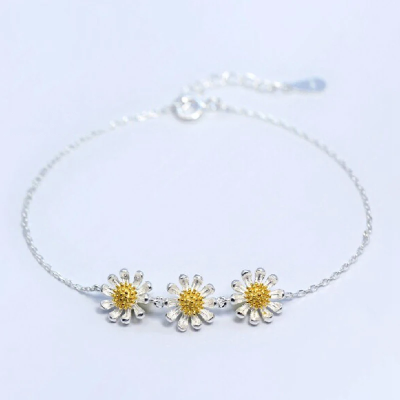 H:HYDE Daisy Bracelet Sun Flower Three Flower Bracelets Women Girls Sweet Cute Decoration Silver Color Chain Gifts
H:HYDE Daisy Bracelet Sun Flower Three Flower Bracelets Women Girls Sweet Cute Decoration Silver Color Chain Gifts