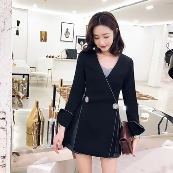 Female pioneer double-breasted small suit autumn new wild temperament fashion loose slim black suit casual female jacket 
Female pioneer double-breasted small suit autumn new wild temperament fashion loose slim black suit casual female jacket