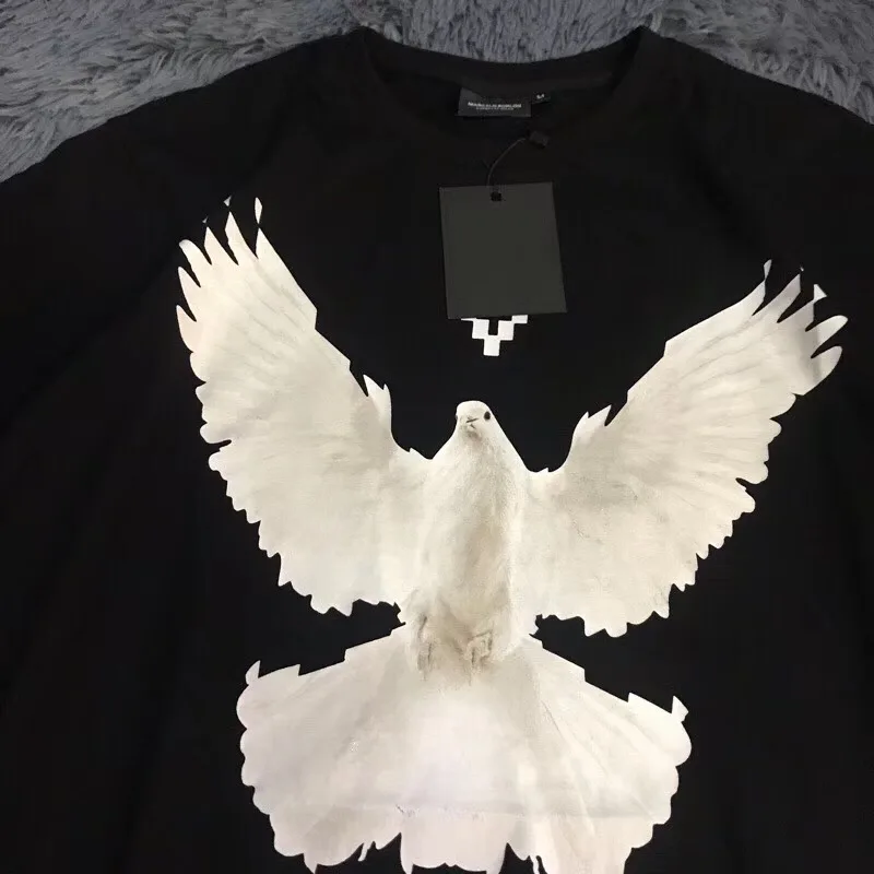 MB Marcelo Burlon T-Shirt 19ss Fashion Summer Casual Tshirts Milan Marcelo Burlon T Shirt Peace Pigeon Digital Printing
MB Marcelo Burlon T-Shirt 19ss Fashion Summer Casual Tshirts Milan Marcelo Burlon T Shirt Peace Pigeon Digital Printing