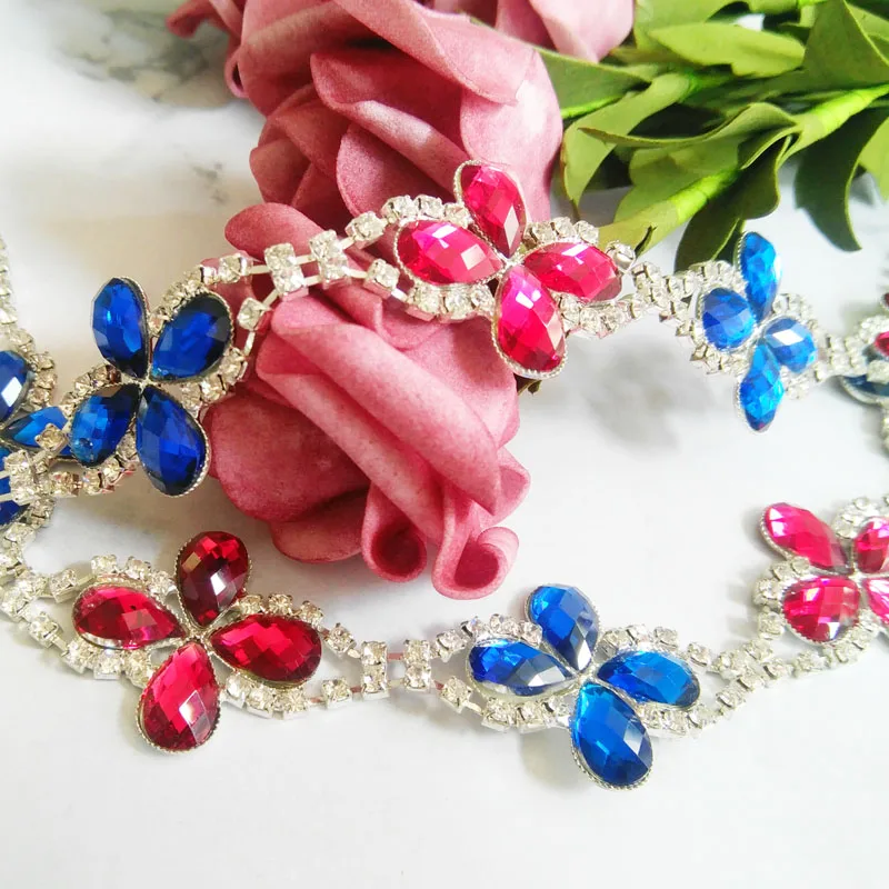 100Yards crystal type rhinestone chain lace trim flowers rhinestone chain trimmings
100Yards crystal type rhinestone chain lace trim flowers rhinestone chain trimmings