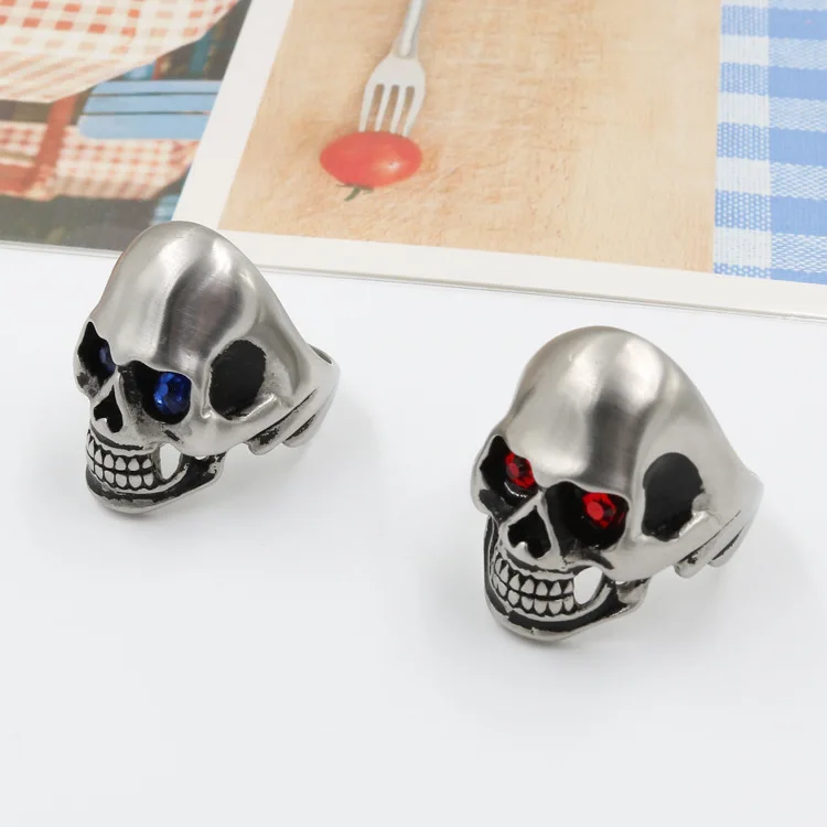 Personality punk fashion jewelry boutique gem set skull men's titanium steel ring free shipping
Personality punk fashion jewelry boutique gem set skull men's titanium steel ring free shipping