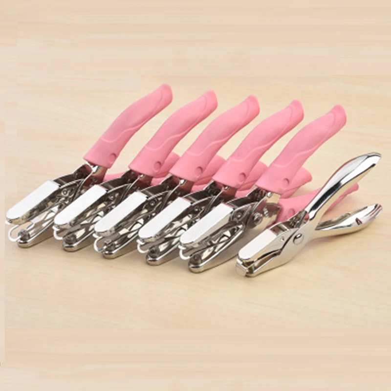 Hand Held 1 Hole Metal Paper Punch Single Heart Shape Hole For Greeting Cards Scrapbook Notbook Puncher Hand Tool With Pink Grip
Hand Held 1 Hole Metal Paper Punch Single Heart Shape Hole For Greeting Cards Scrapbook Notbook Puncher Hand Tool With Pink Grip