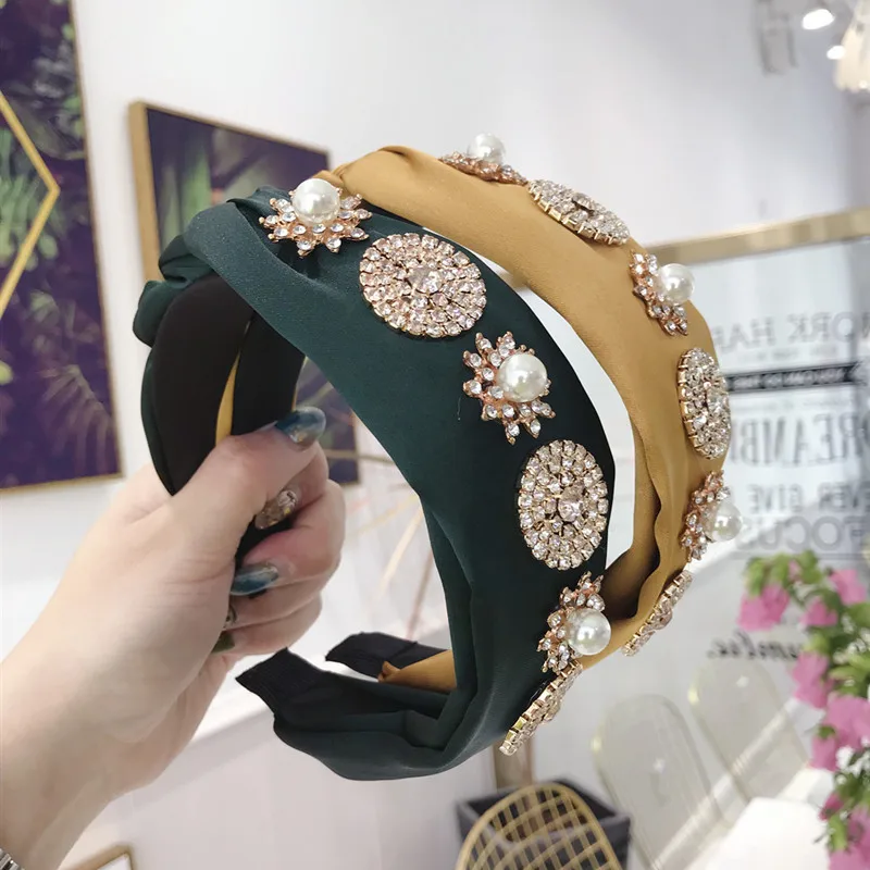Bohemia Diamond Twisted Braid Tie Hairbands Crystal Alloy Hair Accessories 7 Color Knot Wide side Headbands For Women Hairband
Bohemia Diamond Twisted Braid Tie Hairbands Crystal Alloy Hair Accessories 7 Color Knot Wide side Headbands For Women Hairband