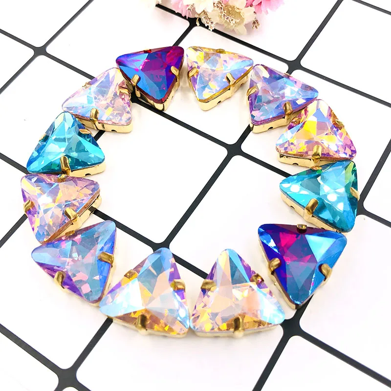18mm 10pcs triangle shape crystal Glass flatback sew on rhinestones with claw gold base loose rhinestone for DIY Accessories
18mm 10pcs triangle shape crystal Glass flatback sew on rhinestones with claw gold base loose rhinestone for DIY Accessories