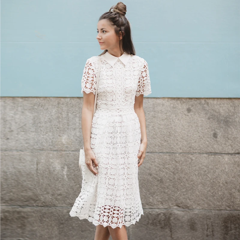 Женское кружевное платье в стиле ретро украшенное цветочной вышивкой большие