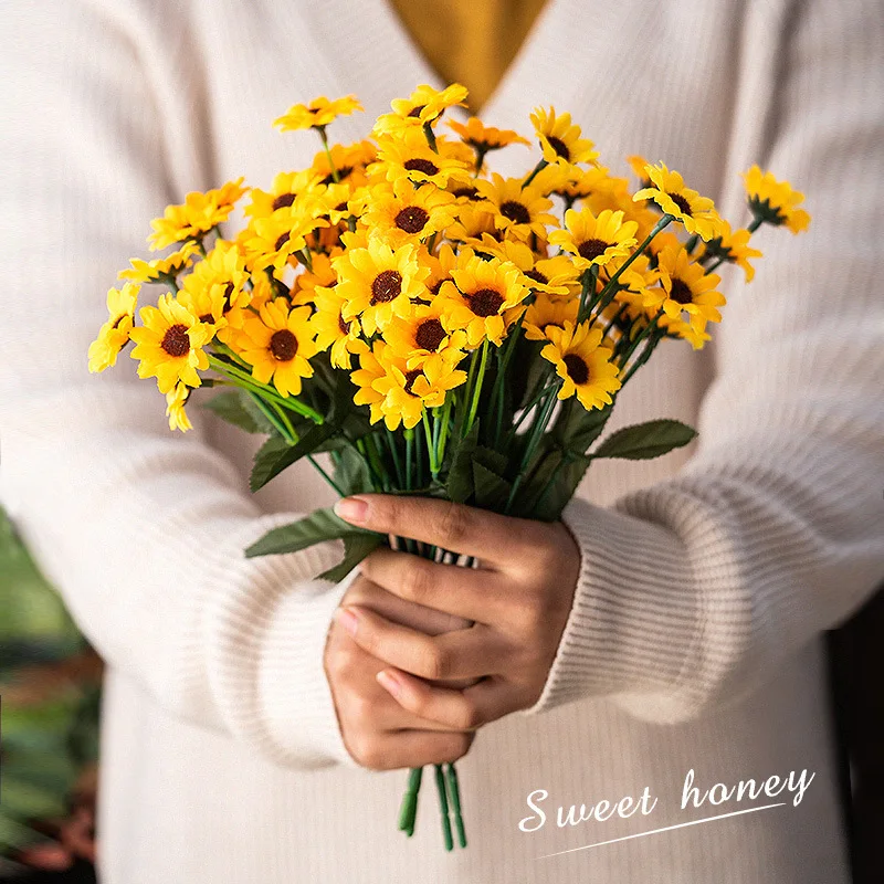 20 Heads Yellow Simulation Sunflowers Bouquet Living Room Artificial Flowers Bar Coffee Shope Cafe Decor Shooting Props
20 Heads Yellow Simulation Sunflowers Bouquet Living Room Artificial Flowers Bar Coffee Shope Cafe Decor Shooting Props