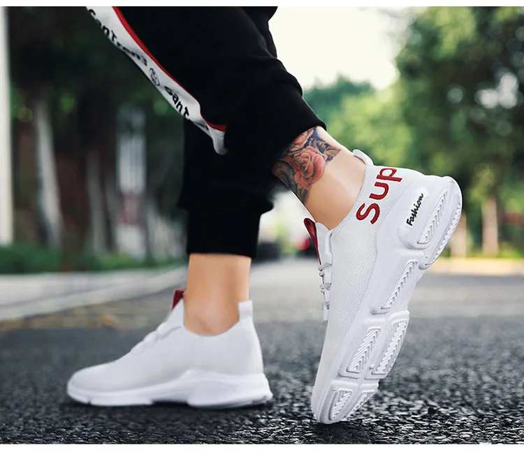Men's shoes breathable mesh shoes Korean version of the trend of wild running shoes
Men's shoes breathable mesh shoes Korean version of the trend of wild running shoes