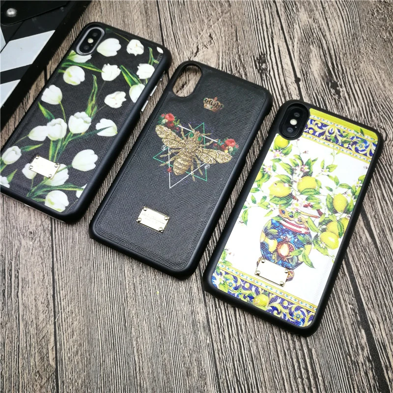Italy Luxury metal logo case for iphone X XS MAX XR 8 7 6 6S plus hard plastic phone cover leather abstract Art coque funda capa
Italy Luxury metal logo case for iphone X XS MAX XR 8 7 6 6S plus hard plastic phone cover leather abstract Art coque funda capa