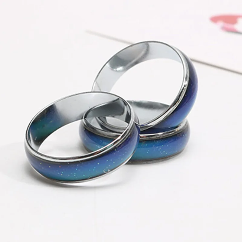 Korean version of creative 6mm heart emotional temperature ring couple color ring
Korean version of creative 6mm heart emotional temperature ring couple color ring