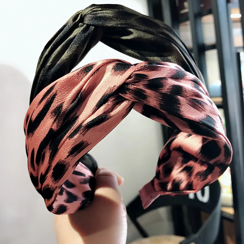 2019 Fashion Leopard Bow Knot Cross Hair Bands For Women Headband Girls Head wrap Gift Ornament Hair Accessories
2019 Fashion Leopard Bow Knot Cross Hair Bands For Women Headband Girls Head wrap Gift Ornament Hair Accessories