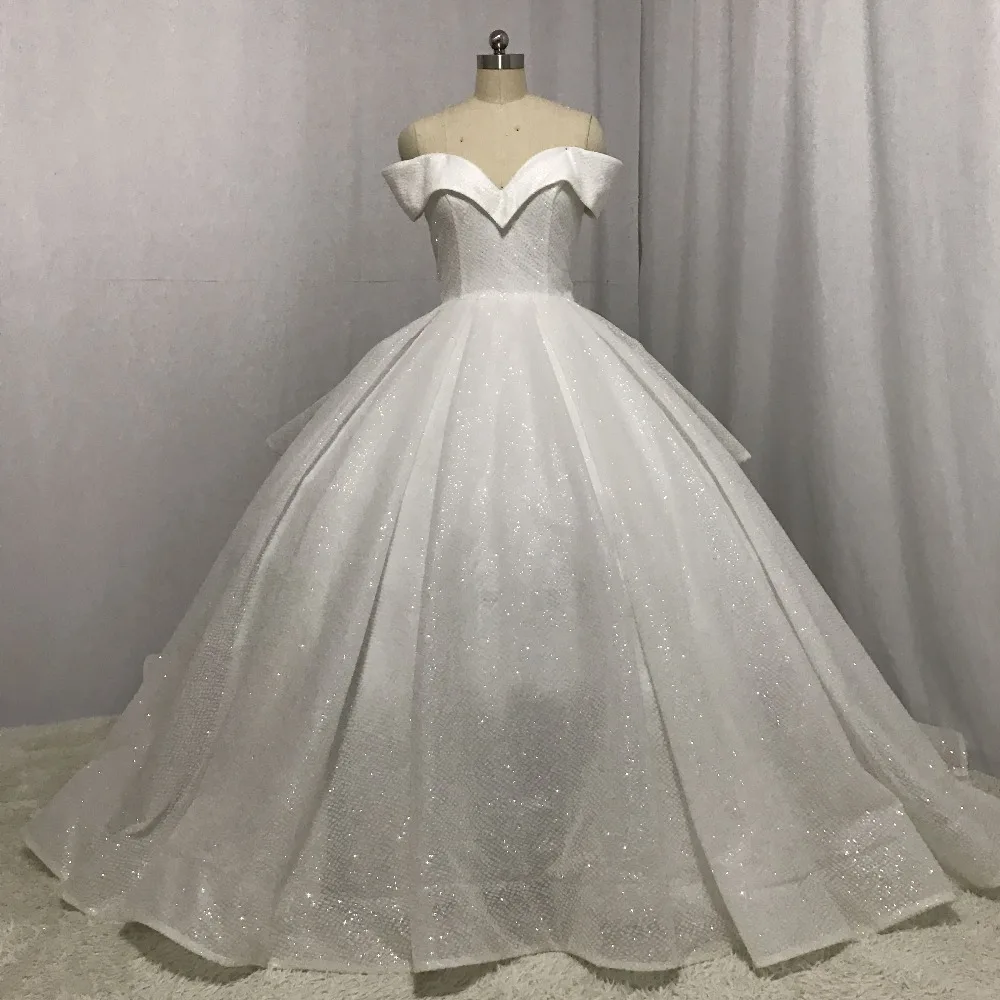Фото Винтажное Пышное Бальное Платье с открытыми плечами и коротким рукавом | Свадьбы